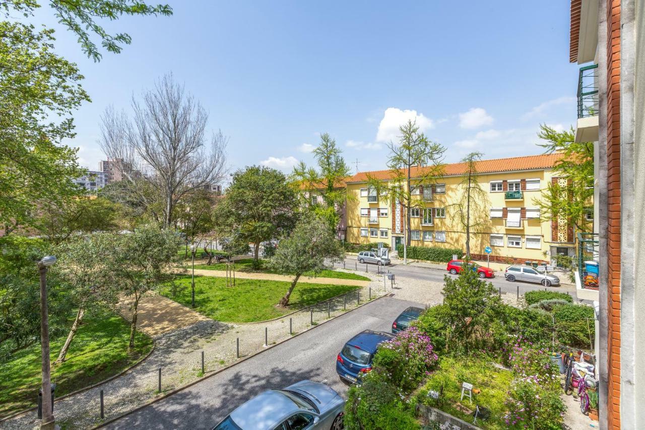 Sunny, Bright And Quiet Apartment, By Timecooler Lisboa Exteriör bild